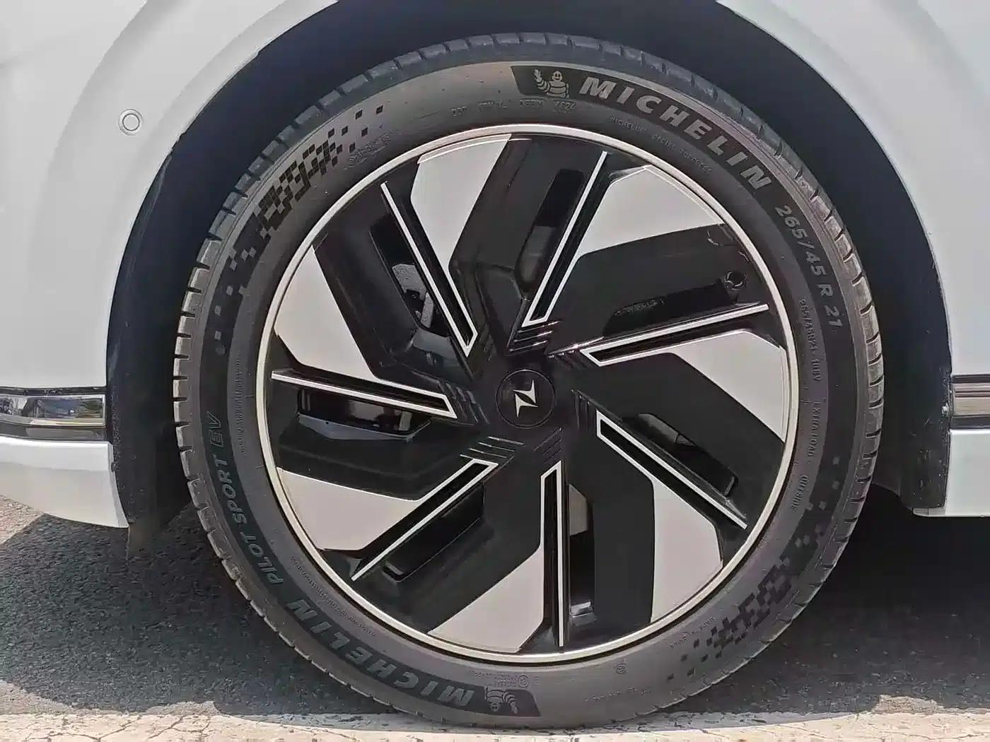 eπ008 2025 Model 210Ultra Extended Range Version 5-Seater — миниатюра 5