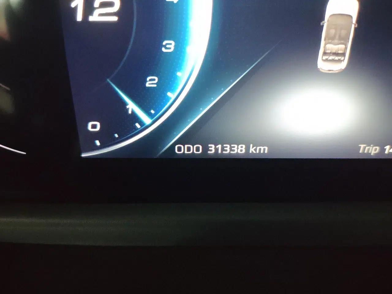 Ford Equator 2023 EcoBoost 225 Platinum Edition 7-Seater (2/3/2) — миниатюра 12