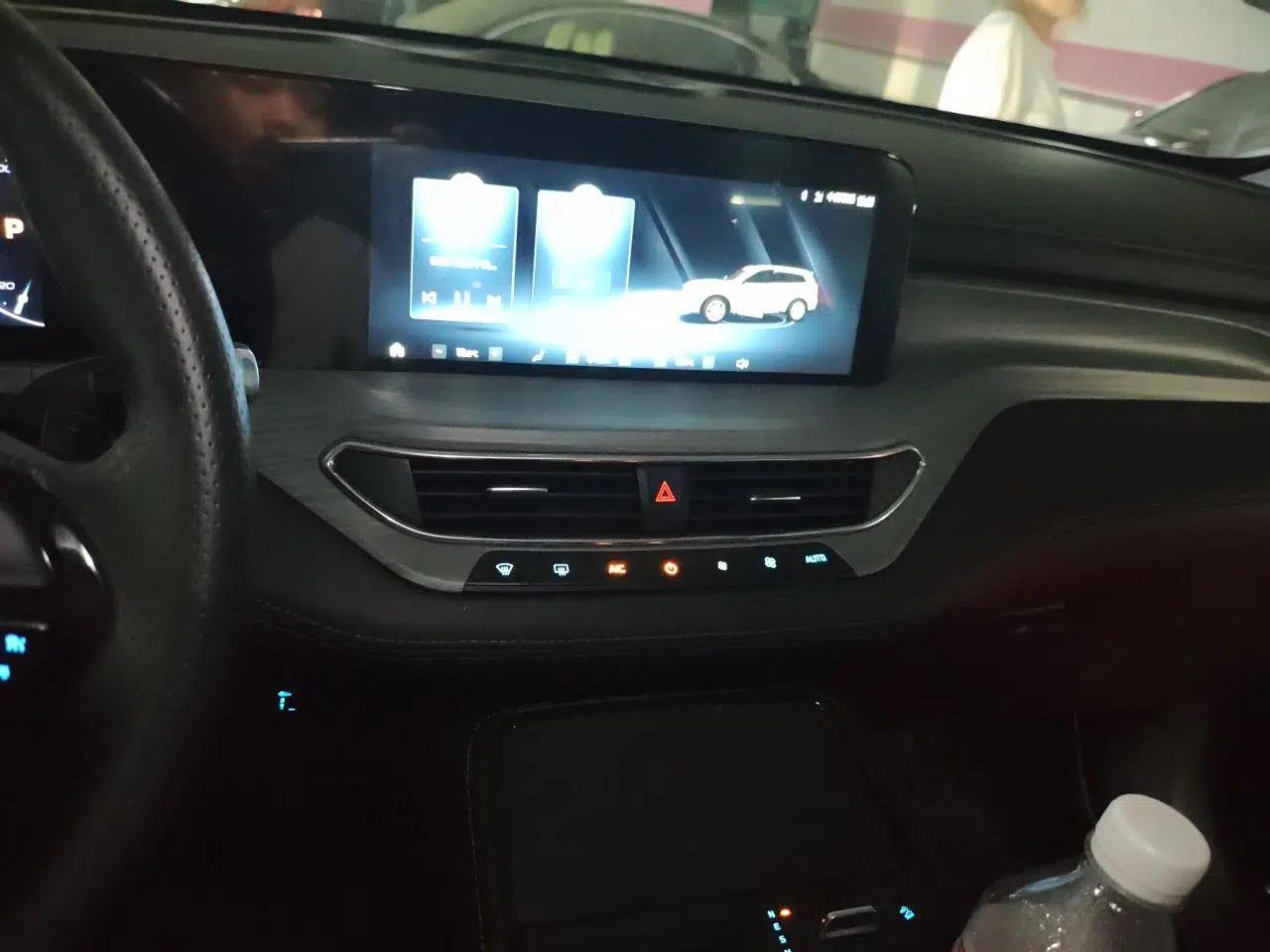 Ford Equator 2023 EcoBoost 225 Platinum Edition 7-Seater (2/3/2) — миниатюра 13