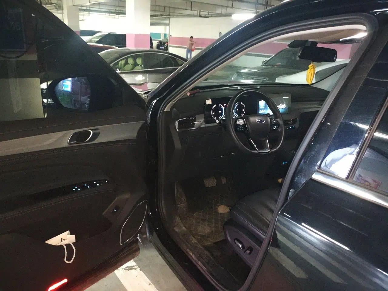 Ford Equator 2023 EcoBoost 225 Platinum Edition 7-Seater (2/3/2) — миниатюра 16