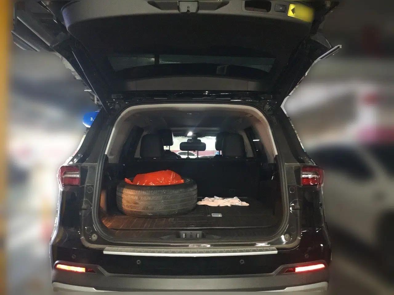 Ford Equator 2023 EcoBoost 225 Platinum Edition 7-Seater (2/3/2) — миниатюра 19
