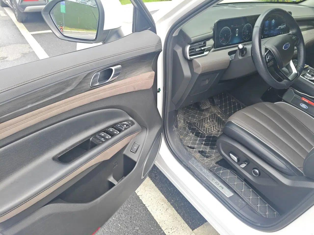 Ford Equator 2023 EcoBoost 225 Premier 7-Seater (2/2/3) — миниатюра 19