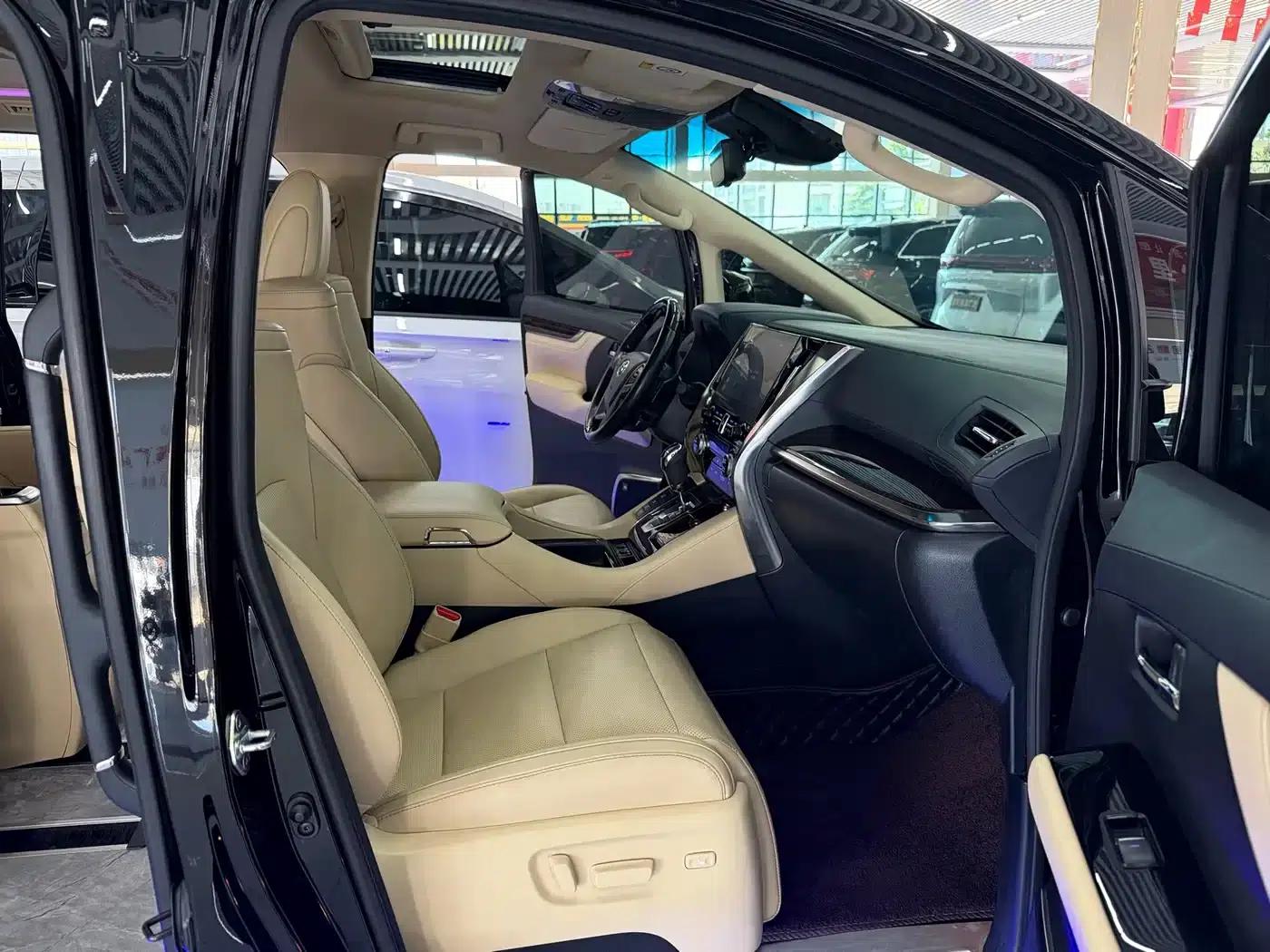 2021 Alphard Hybrid 2.5L Luxury Edition — миниатюра 11
