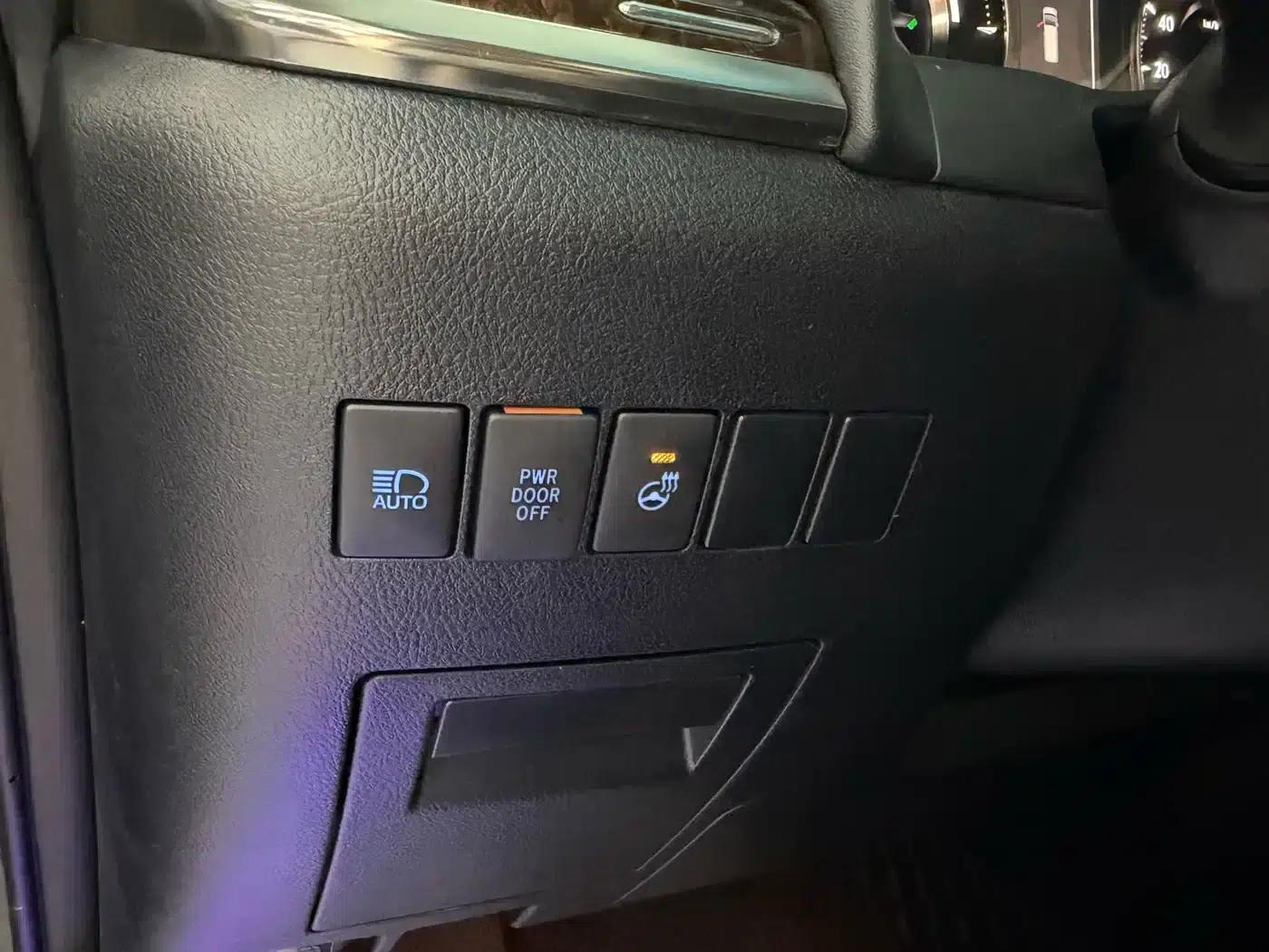 2021 Alphard Hybrid 2.5L Luxury Edition — миниатюра 12
