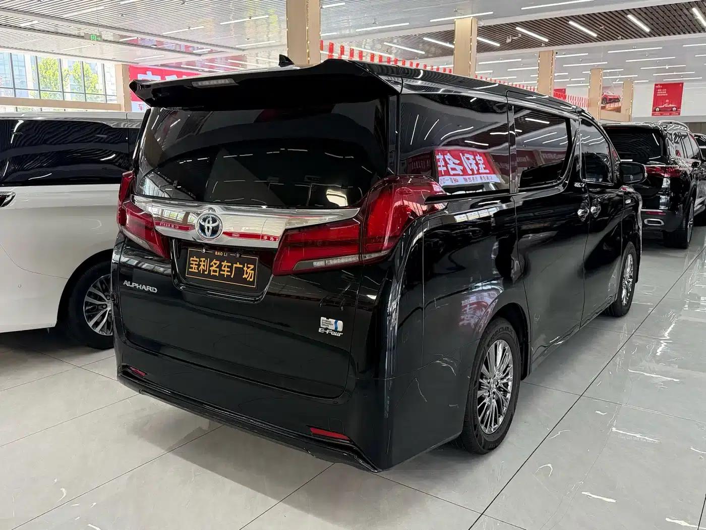 2021 Alphard Hybrid 2.5L Luxury Edition — миниатюра 4