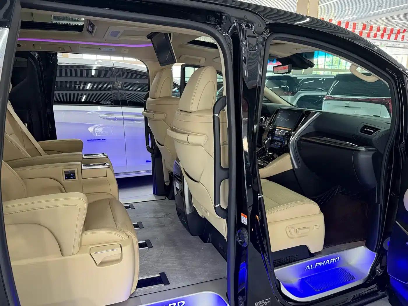 2021 Alphard Hybrid 2.5L Luxury Edition — миниатюра 8
