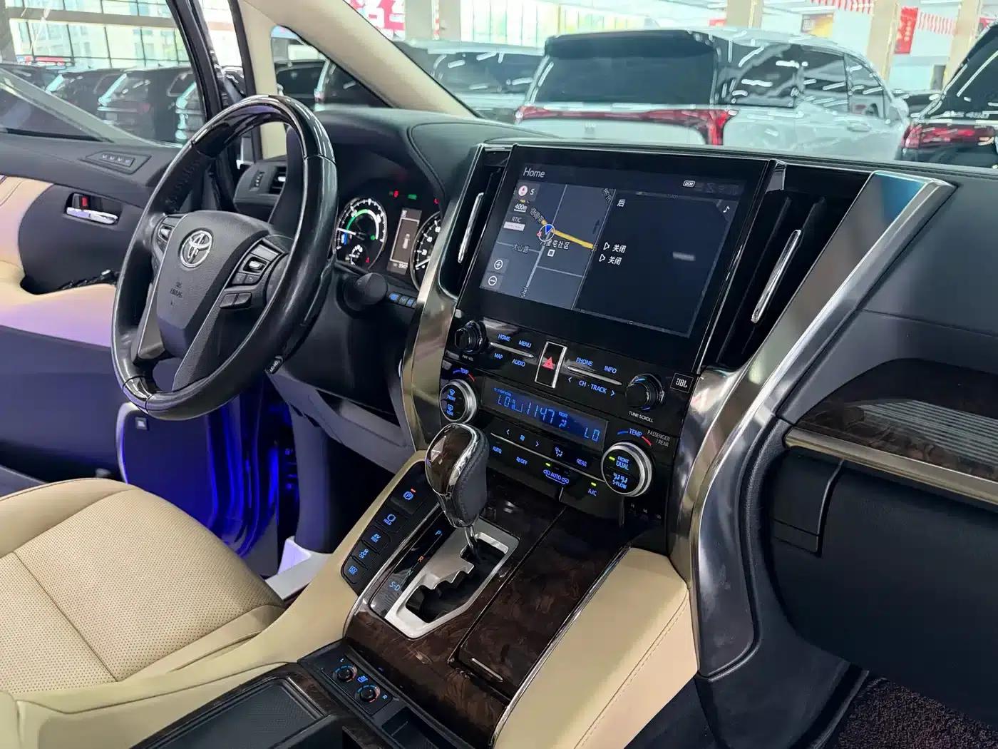2021 Alphard Hybrid 2.5L Luxury Edition — миниатюра 10