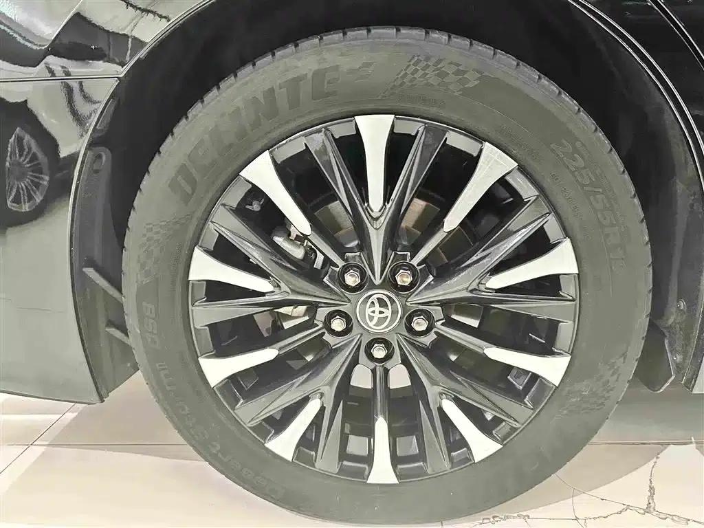 2024 Alphard Hybrid 2.5L Premium Edition — миниатюра 4