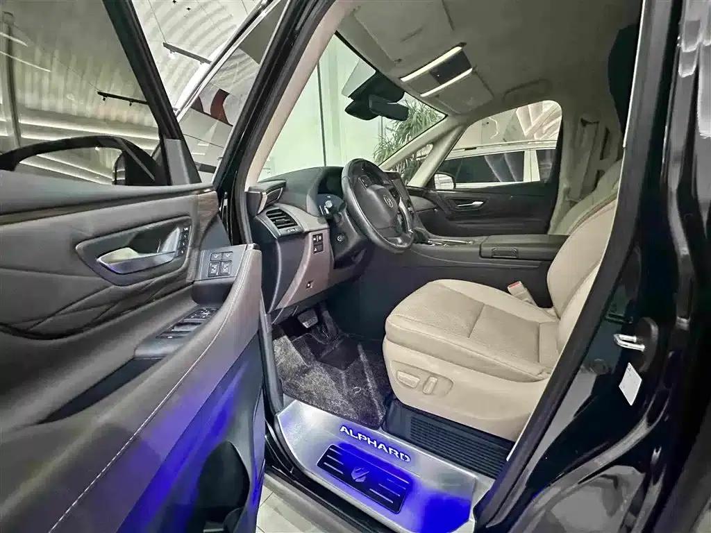 2024 Alphard Hybrid 2.5L Premium Edition — миниатюра 5