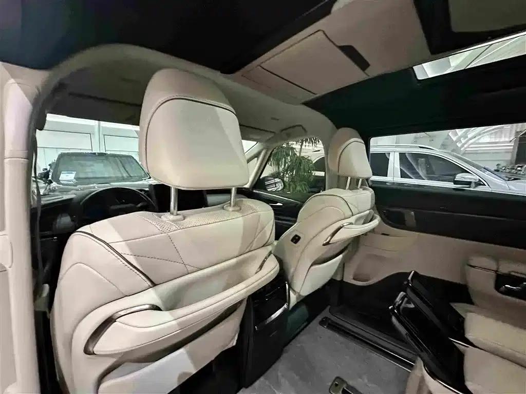 2024 Alphard Hybrid 2.5L Premium Edition — миниатюра 7