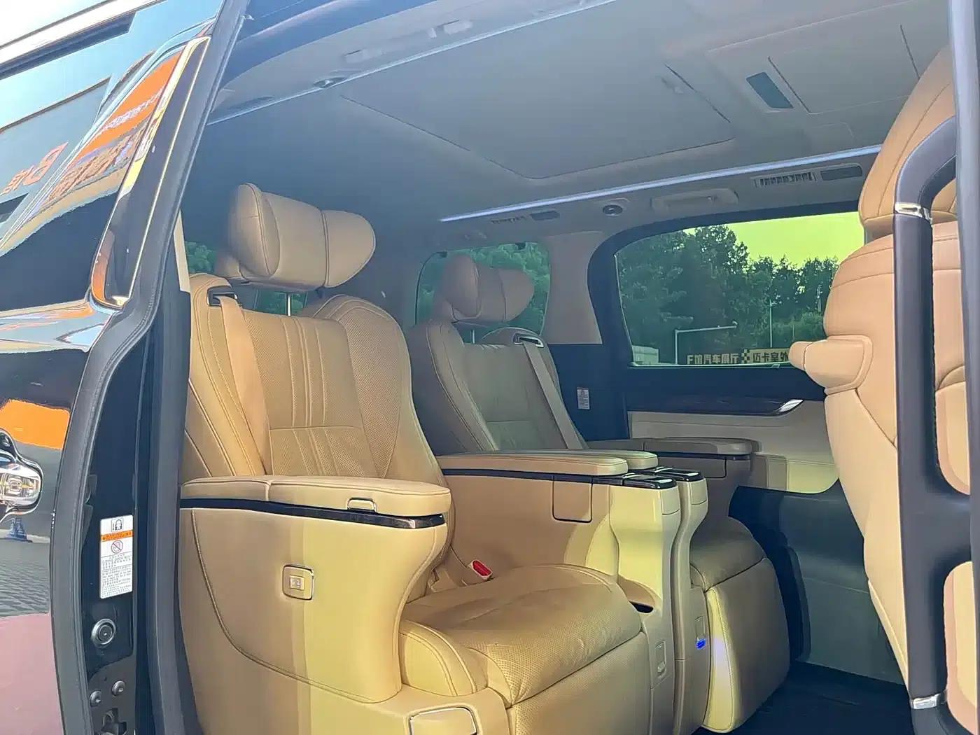2021 Alphard Hybrid 2.5L Premium Edition — миниатюра 5