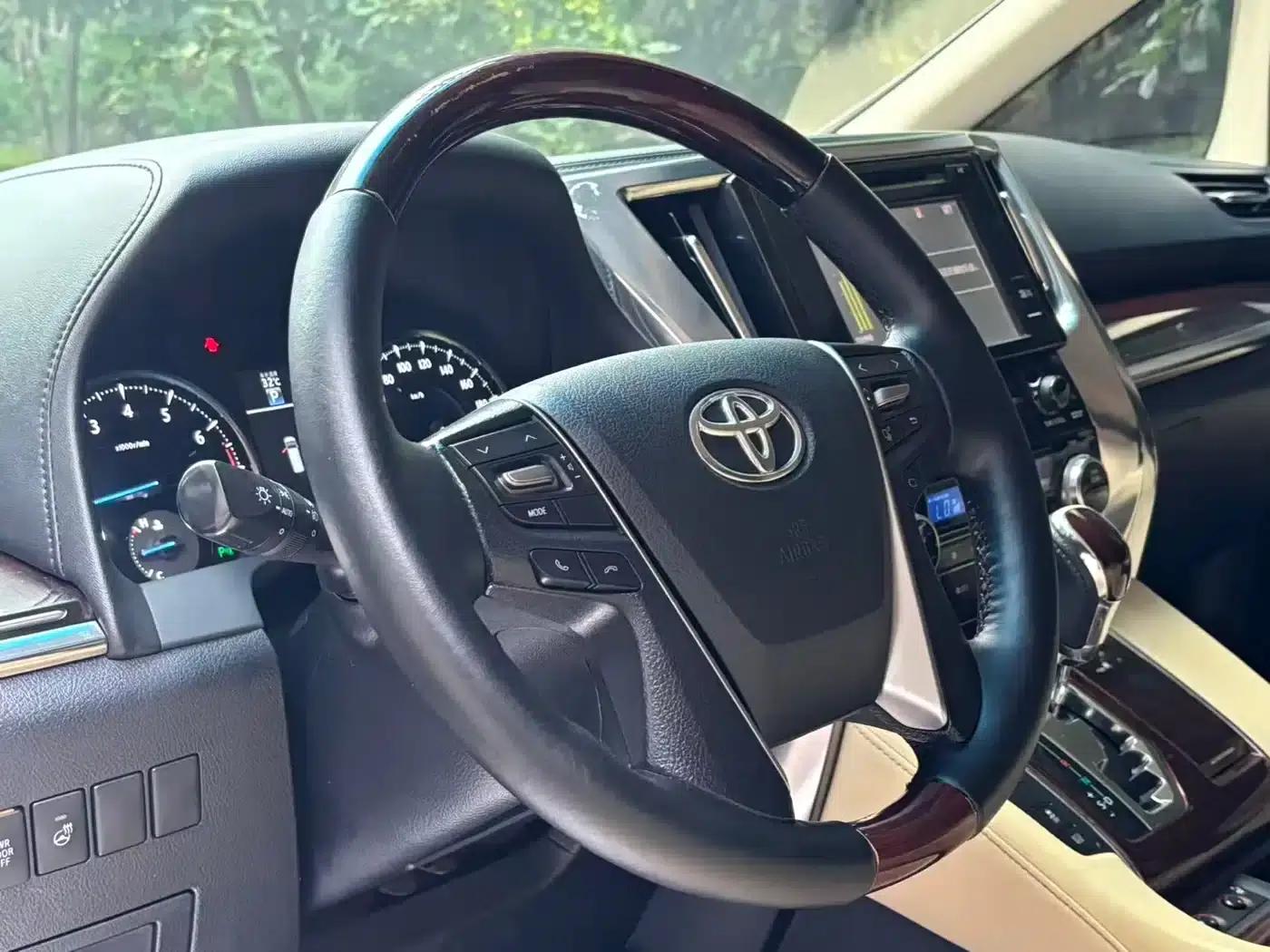 2015 Alphard 3.5L Luxury Edition — миниатюра 7