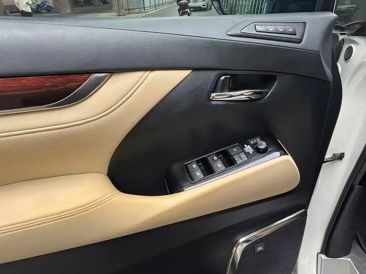 2015 Alphard 3.5L Luxury Edition — миниатюра 8