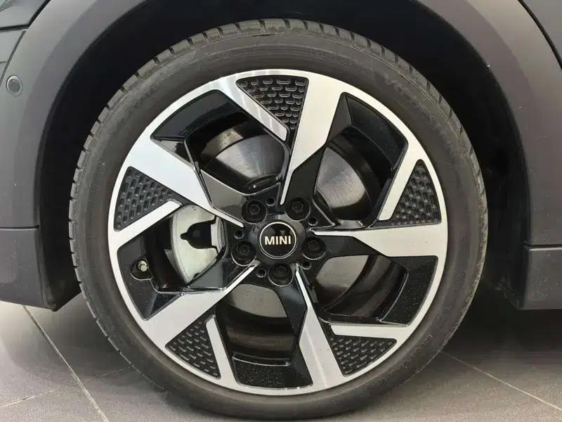 MINI 2025 2.0T COOPER S 5-Door Artist Edition — миниатюра 5