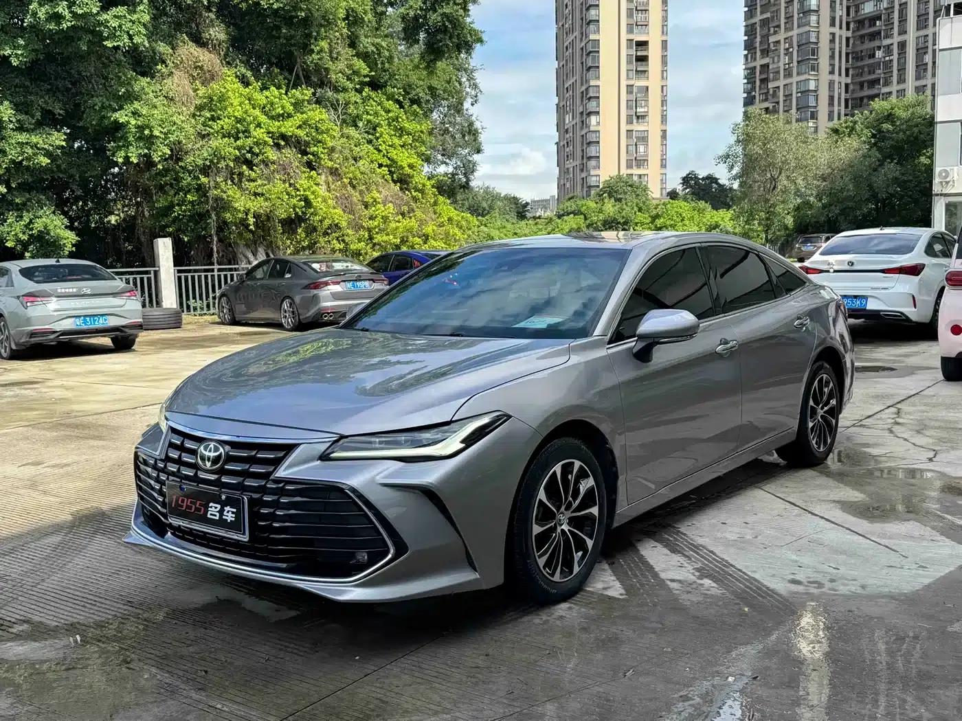 2022 Toyota Avalon 2.0L Luxury Edition — миниатюра 1