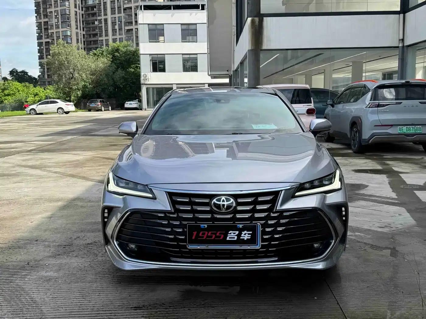 2022 Toyota Avalon 2.0L Luxury Edition — миниатюра 2