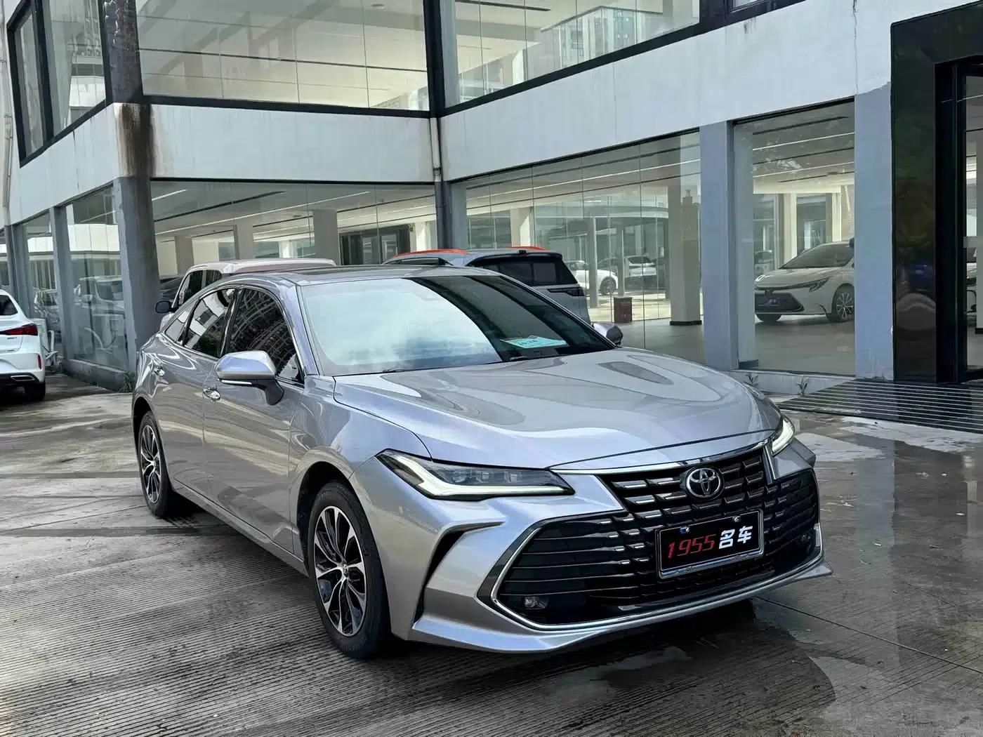 2022 Toyota Avalon 2.0L Luxury Edition — миниатюра 3