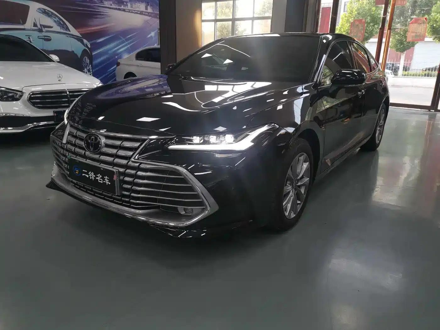 2024 Toyota Avalon 2.0L Entry-level Edition — миниатюра 1