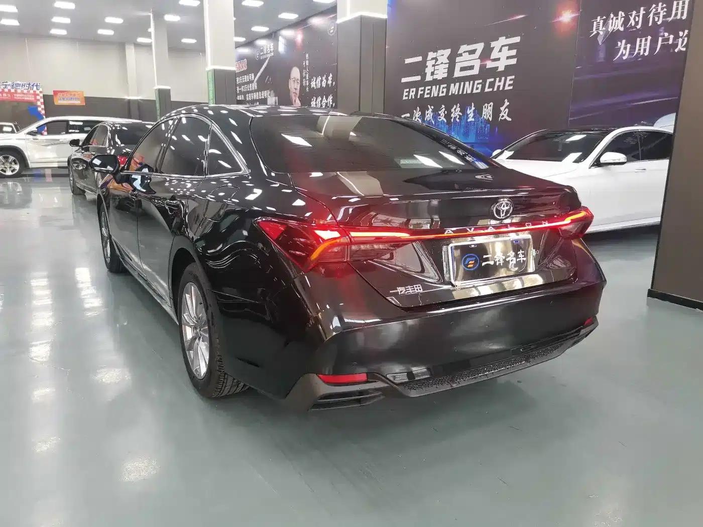 2024 Toyota Avalon 2.0L Entry-level Edition — миниатюра 4