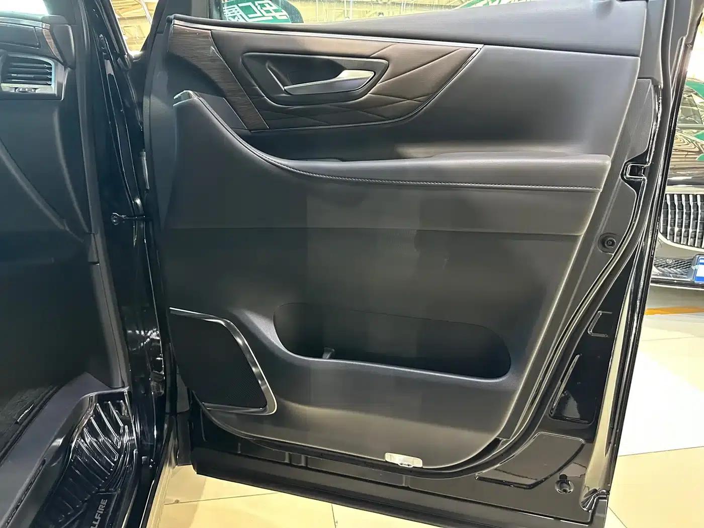 2023 Alphard Crown Hybrid 2.5L HV Supreme Edition — миниатюра 20