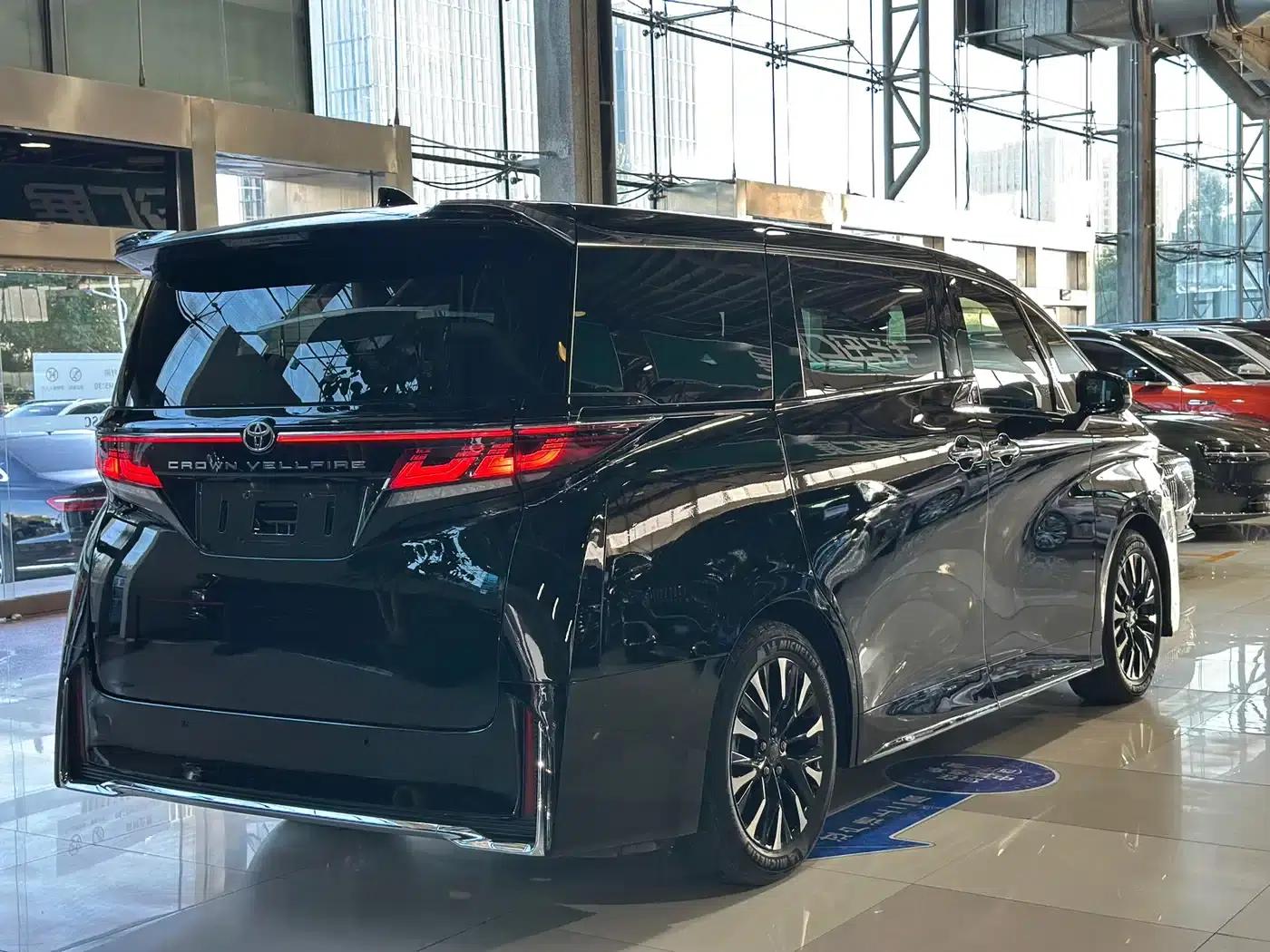 2023 Alphard Crown Hybrid 2.5L HV Supreme Edition — миниатюра 4