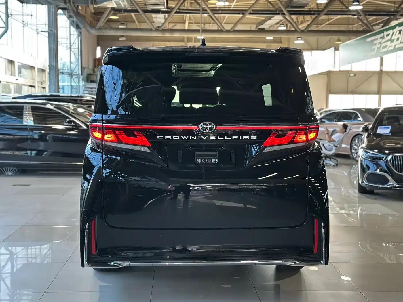 2023 Alphard Crown Hybrid 2.5L HV Supreme Edition — миниатюра 5