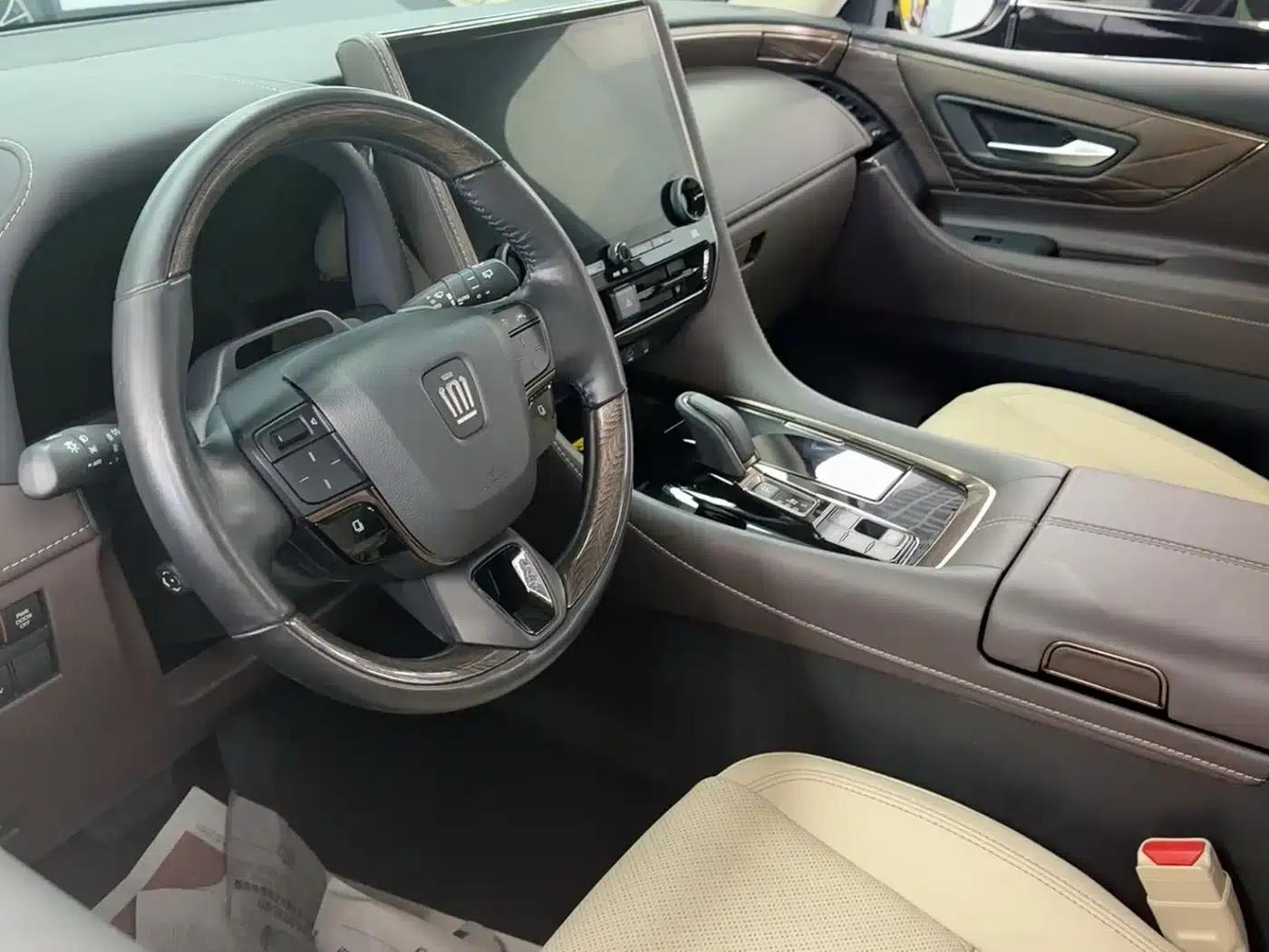 2024 Alphard Crown Hybrid 2.5L Supreme Edition — миниатюра 2