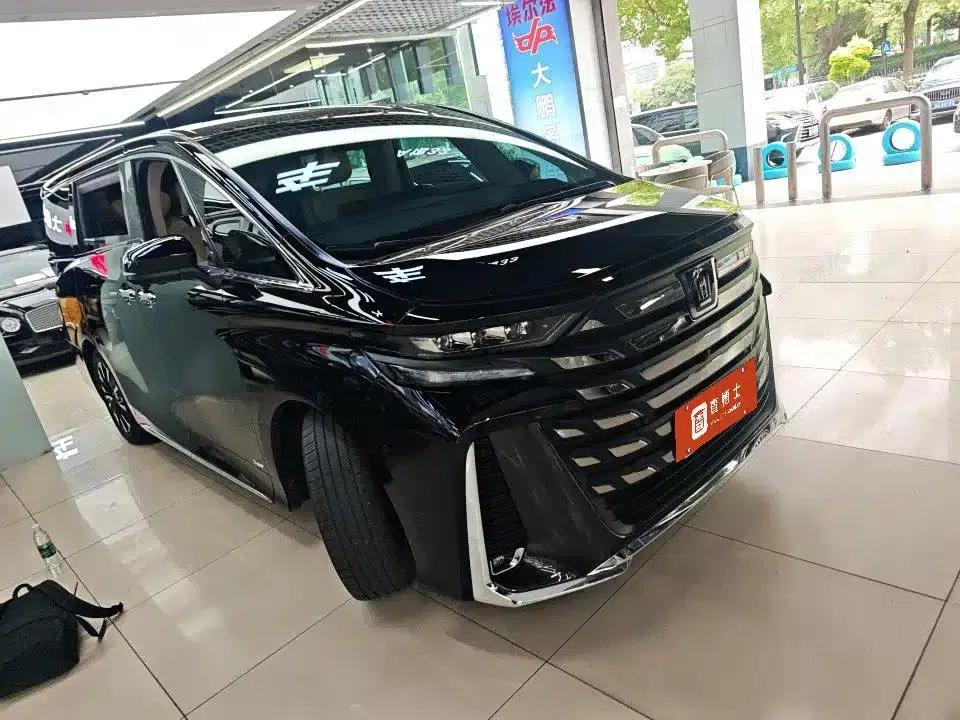 2024 Alphard Crown Hybrid 2.5L Supreme Edition — миниатюра 7