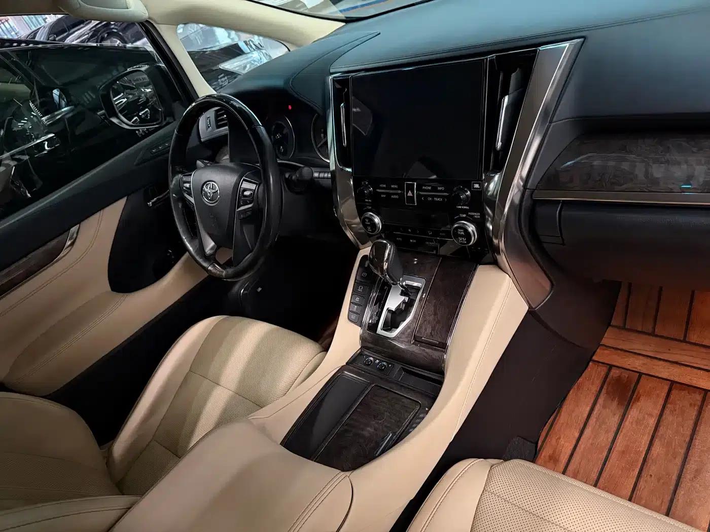 2020 Alphard Hybrid 2.5L HV Premium Edition — миниатюра 11