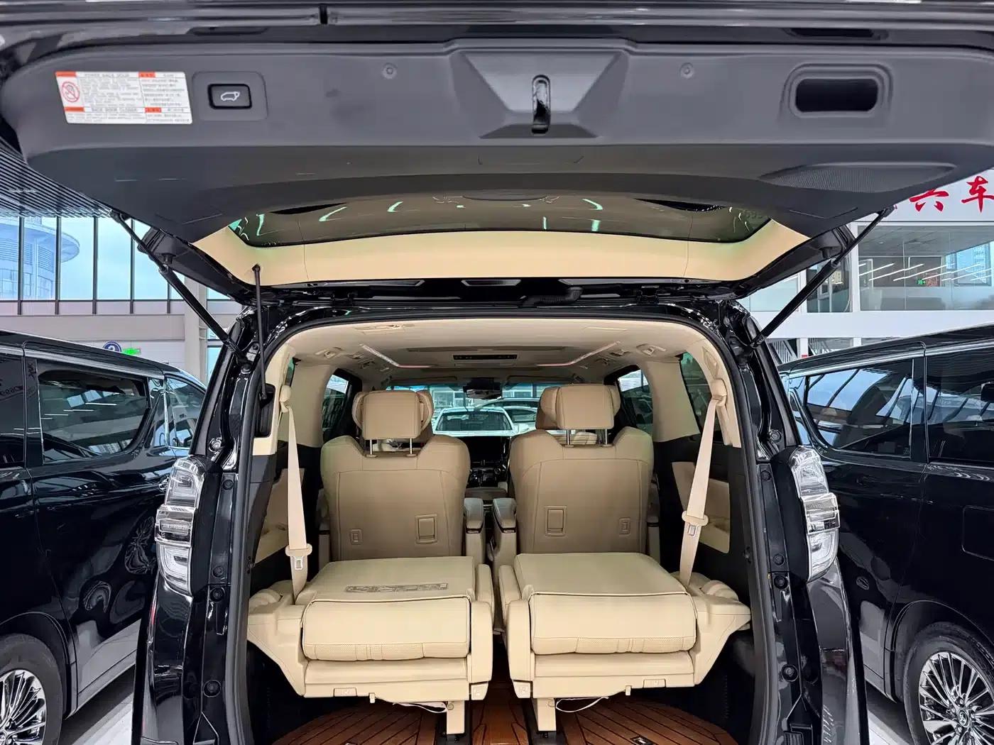 2020 Alphard Hybrid 2.5L HV Premium Edition — миниатюра 13