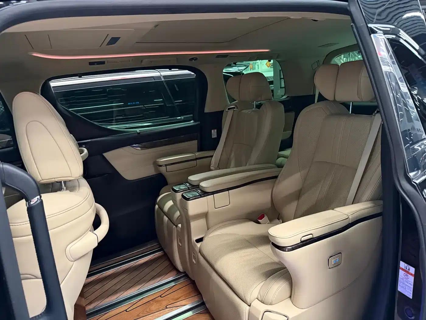 2020 Alphard Hybrid 2.5L HV Premium Edition — миниатюра 4