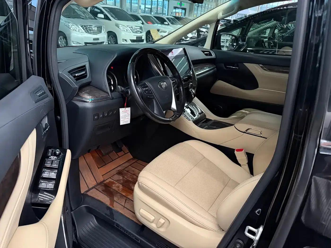 2020 Alphard Hybrid 2.5L HV Premium Edition — миниатюра 5