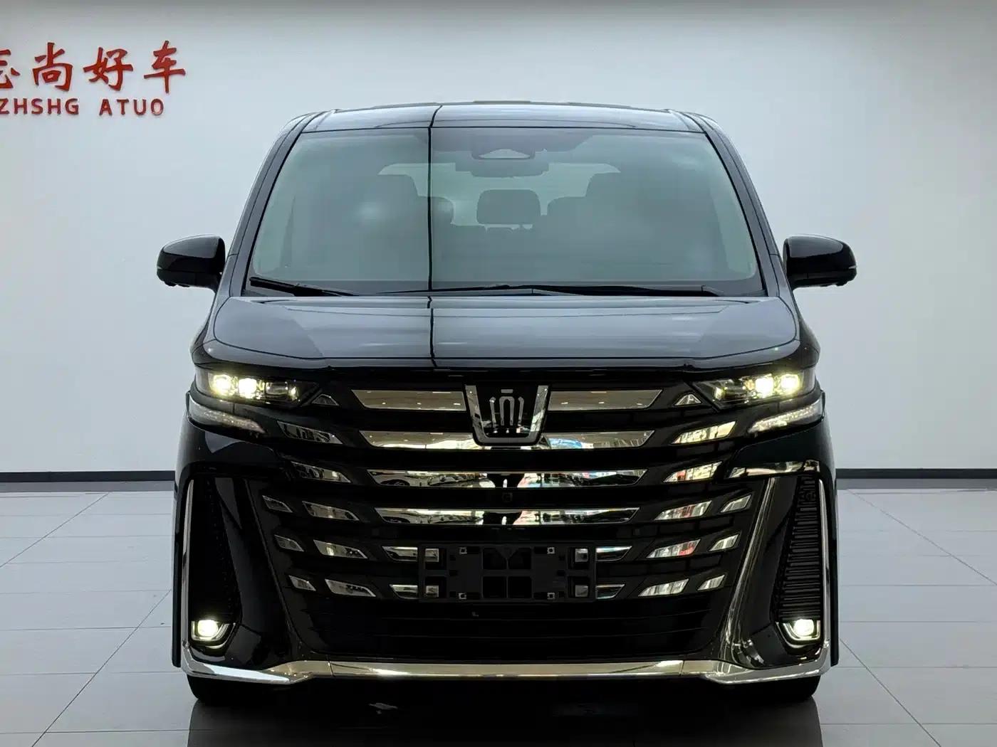 2024 Alphard Crown Hybrid 2.5L Supreme Edition — миниатюра 2