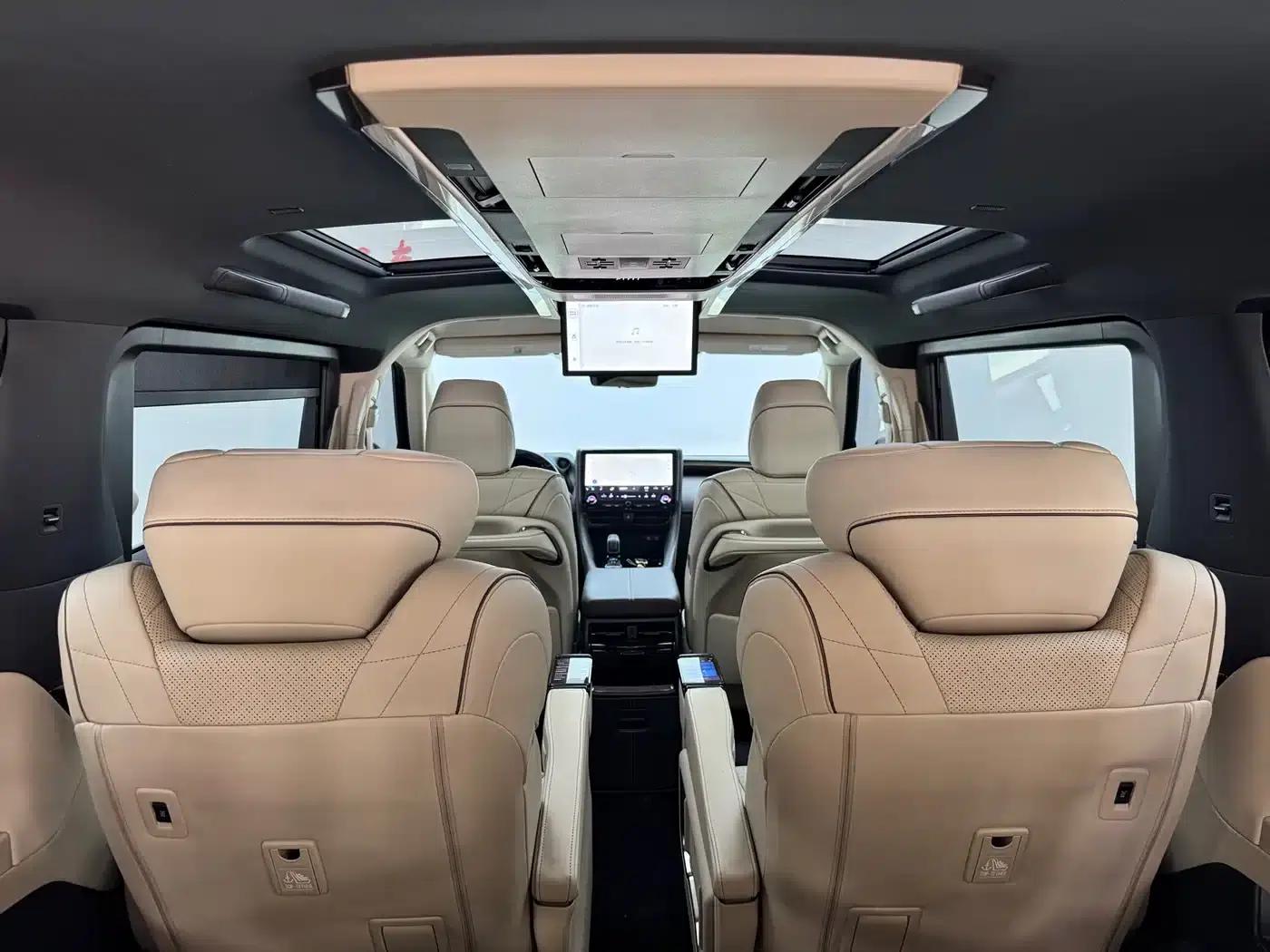 2024 Alphard Crown Hybrid 2.5L Supreme Edition — миниатюра 11