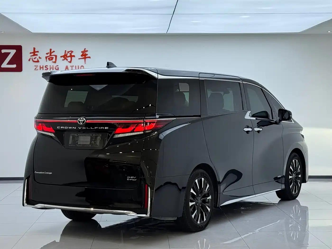 2024 Alphard Crown Hybrid 2.5L Supreme Edition — миниатюра 15