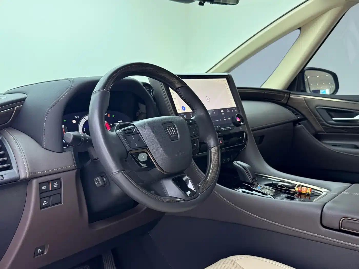 2024 Alphard Crown Hybrid 2.5L Supreme Edition — миниатюра 7