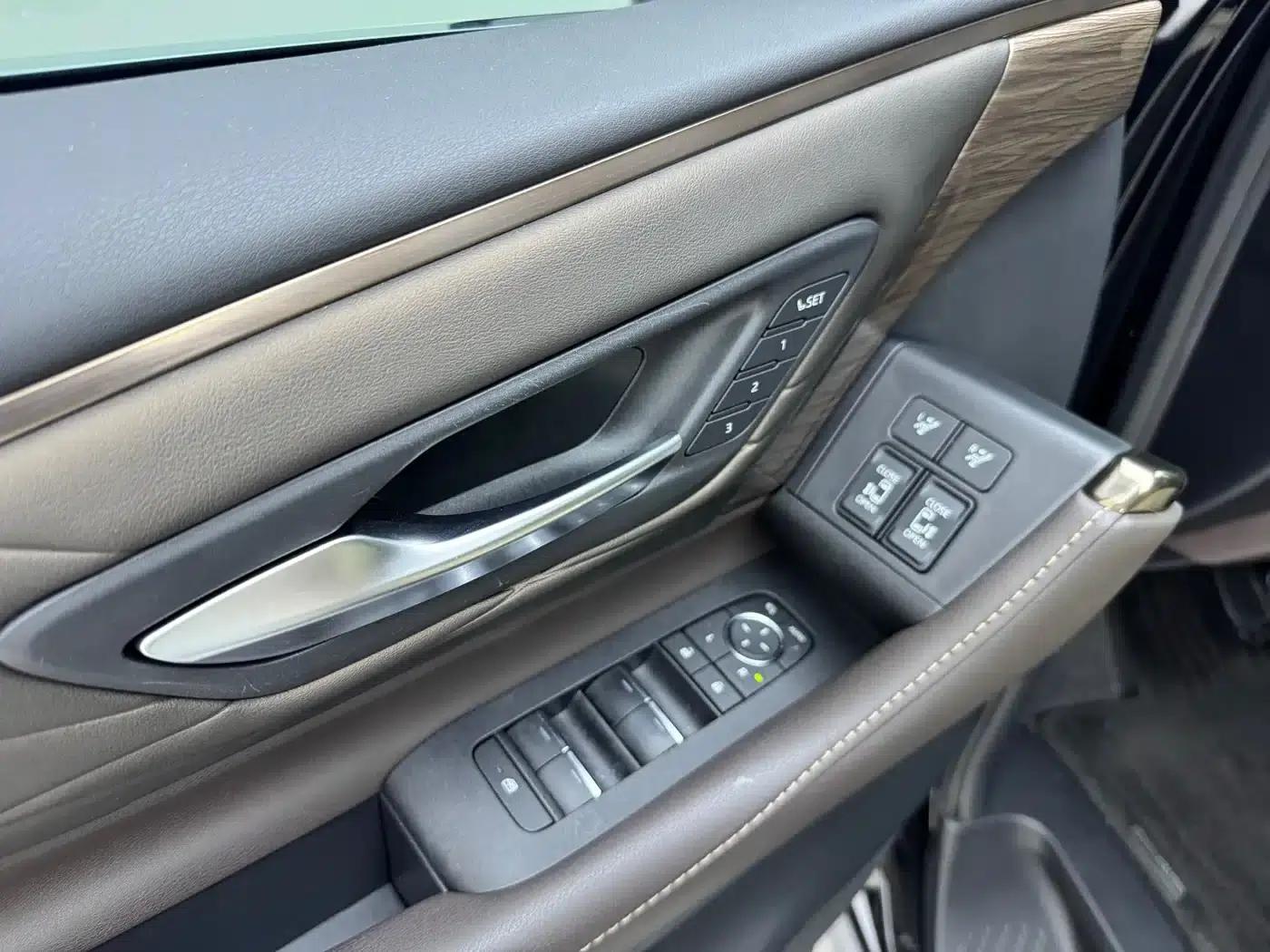 2024 Alphard Crown Hybrid 2.5L Supreme Edition — миниатюра 9