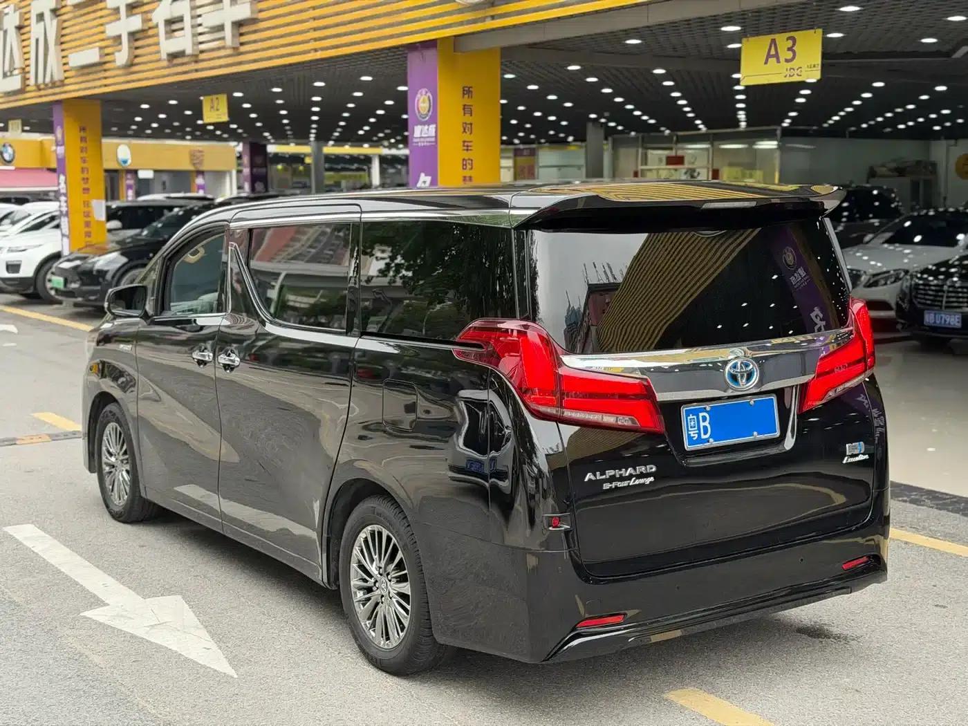 2019 Alphard Hybrid 2.5L HV Premium Edition — миниатюра 4
