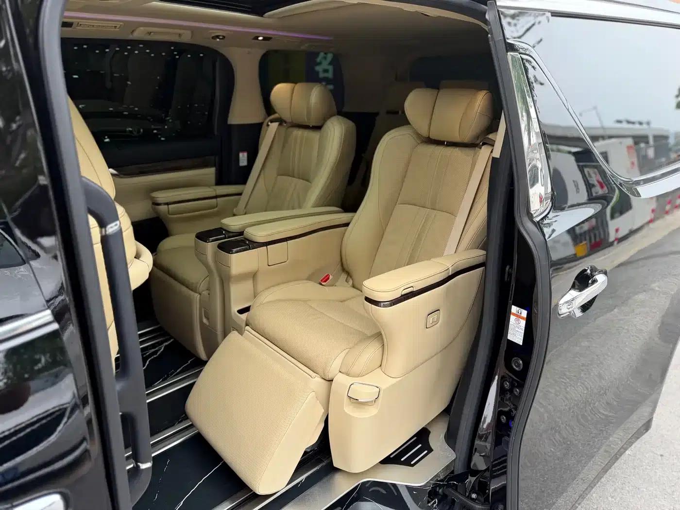 2019 Alphard Hybrid 2.5L HV Premium Edition — миниатюра 10