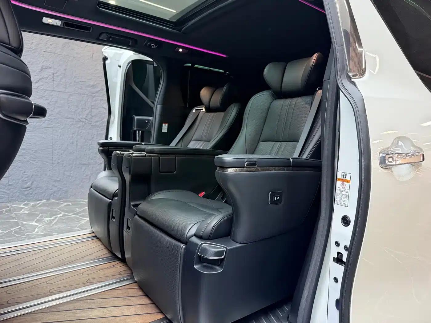 2020 Alphard Hybrid 2.5L HV Premium Edition — миниатюра 8