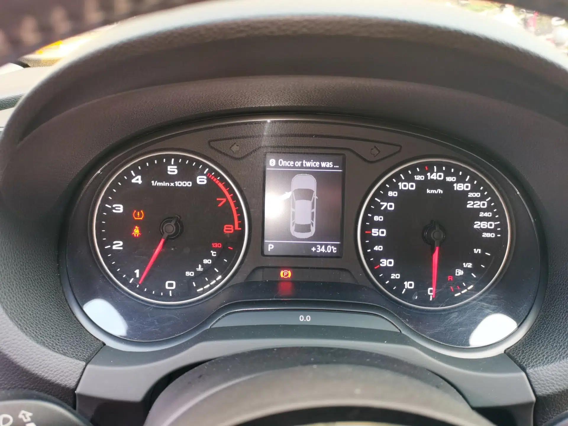 Audi A3 2015 Limousine 35 TFSI Millionth Anniversary Comfort Model — миниатюра 11