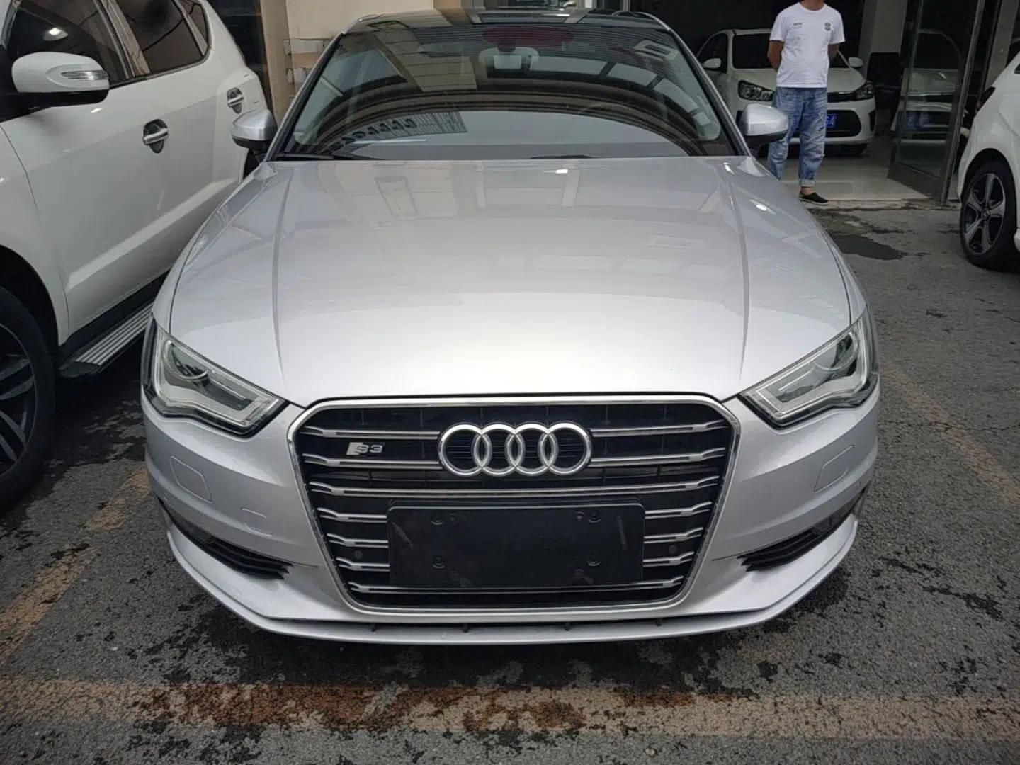 Audi A3 2014 Limousine 35 TFSI Automatic Luxury Model — миниатюра 2