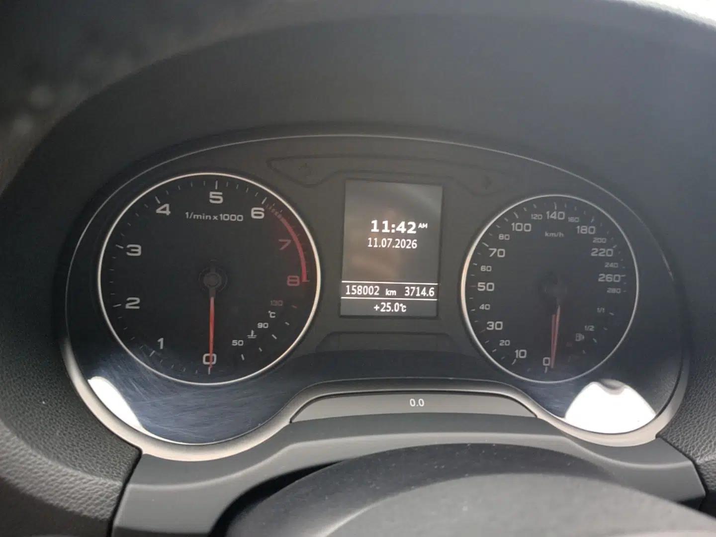 Audi A3 2014 Limousine 35 TFSI Automatic Luxury Model — миниатюра 14