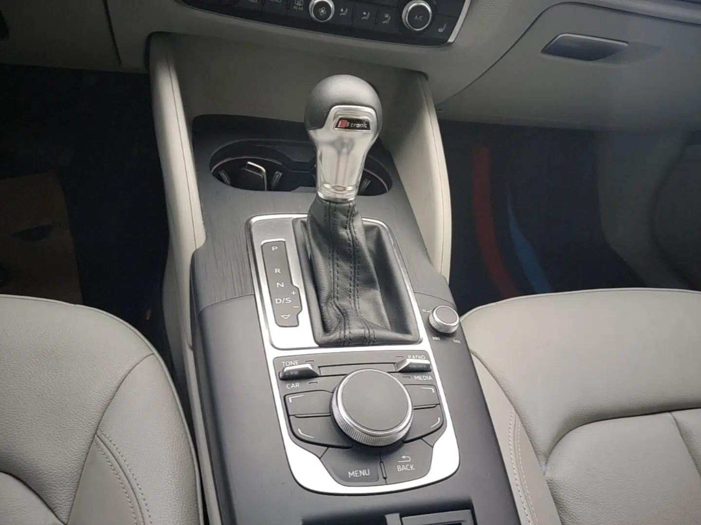 Audi A3 2014 Limousine 35 TFSI Automatic Luxury Model — миниатюра 16