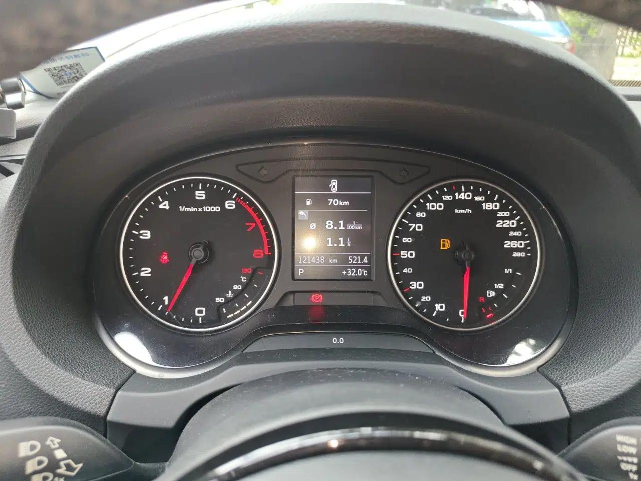 Audi A3 2014 Sportback 35 TFSI Automatic Style Edition — миниатюра 9