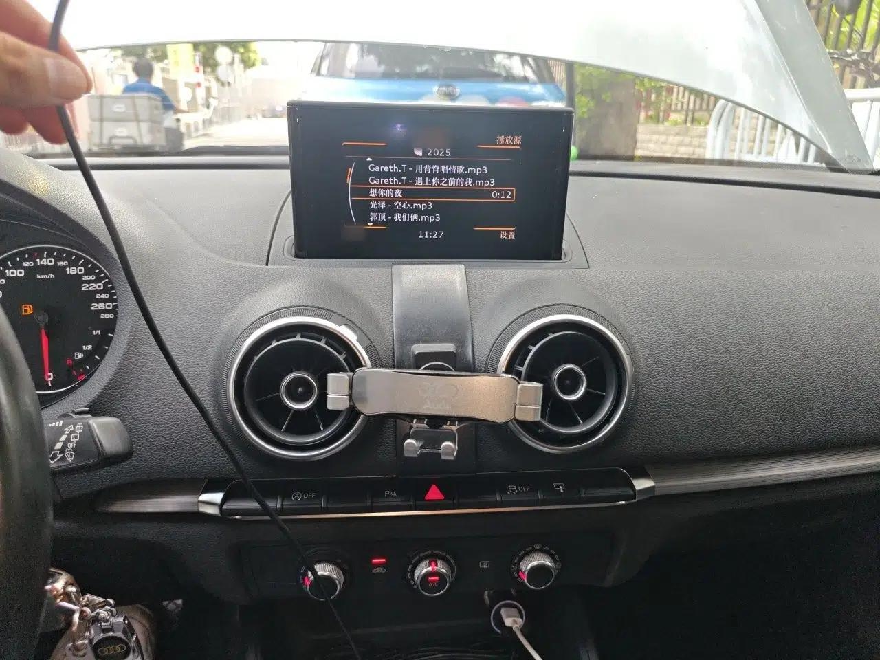 Audi A3 2014 Sportback 35 TFSI Automatic Style Edition — миниатюра 10
