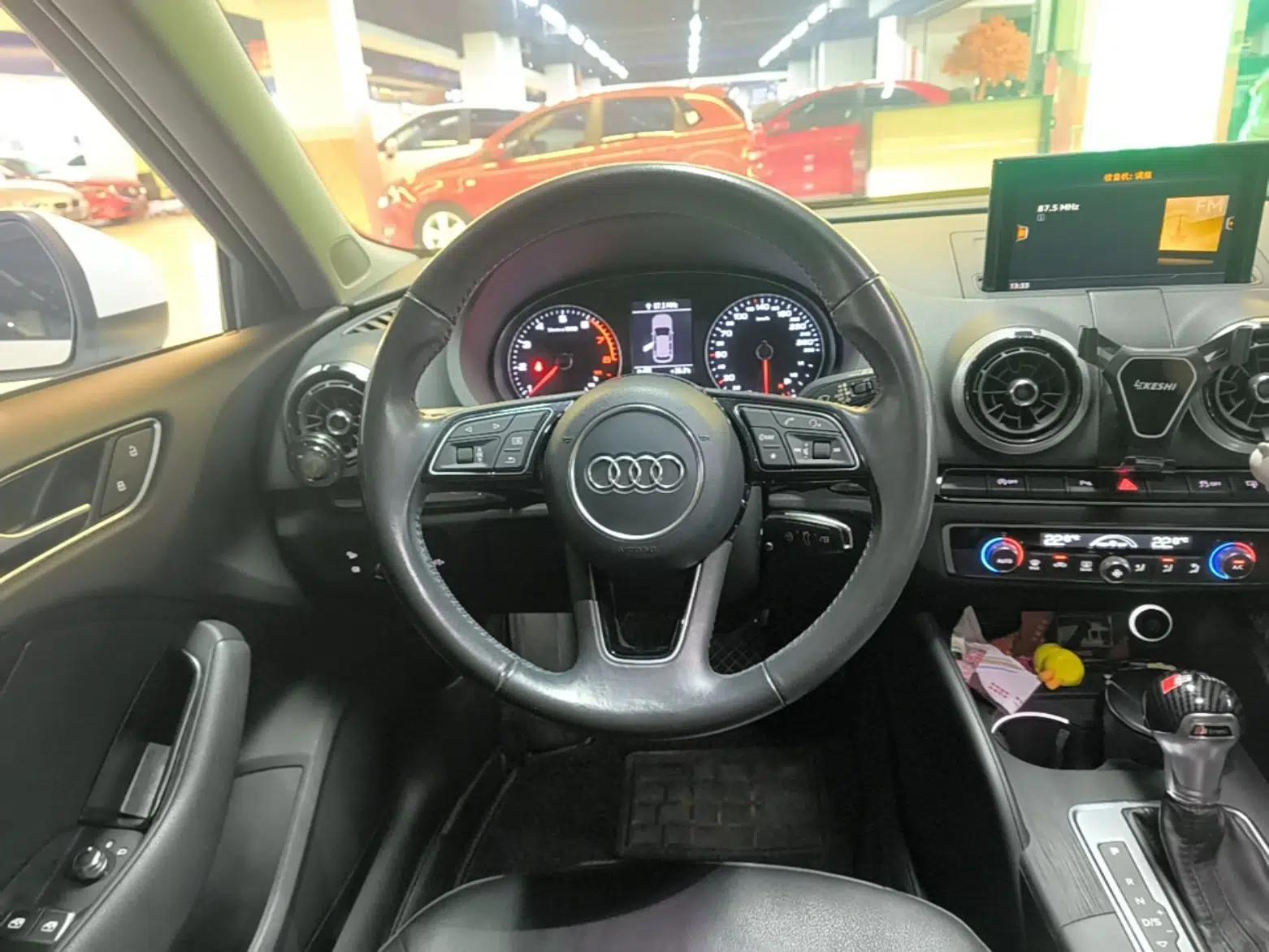 Audi A3 2017 Sportback 35 TFSI Style Edition — миниатюра 13