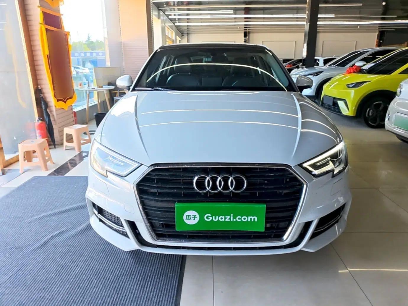 Audi A3 2018 30th Anniversary Edition Sportback 35 TFSI Fashion Model — миниатюра 2