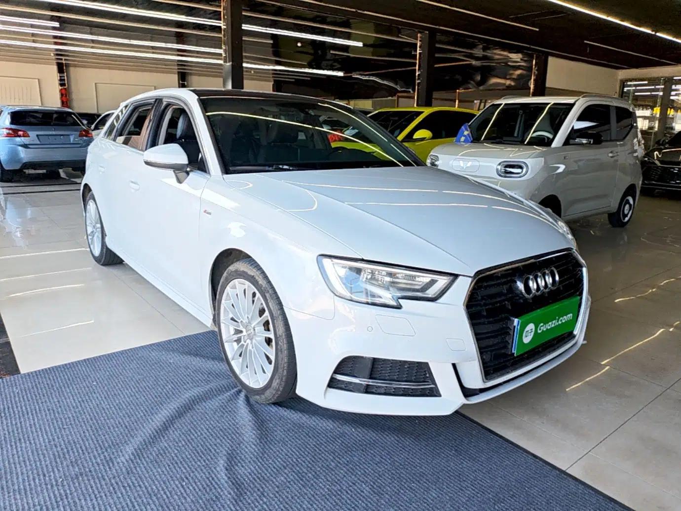 Audi A3 2018 30th Anniversary Edition Sportback 35 TFSI Fashion Model — миниатюра 3