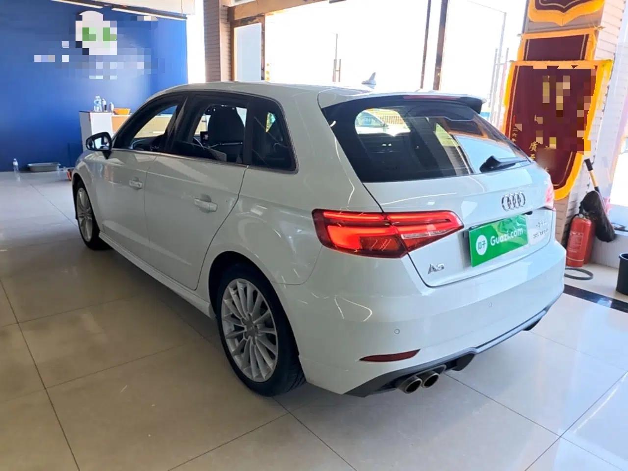 Audi A3 2018 30th Anniversary Edition Sportback 35 TFSI Fashion Model — миниатюра 4